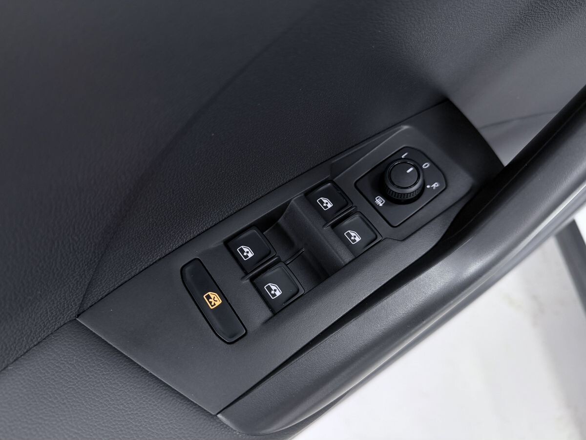 Volkswagen T-Cross 2021 - фото автомобиля