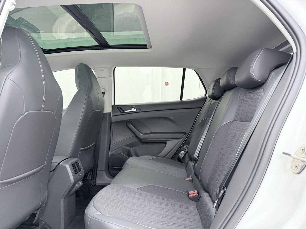 Volkswagen T-Cross 2021 - фото автомобиля