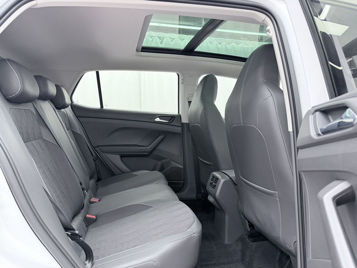 Volkswagen T-Cross 2021 - фото автомобиля