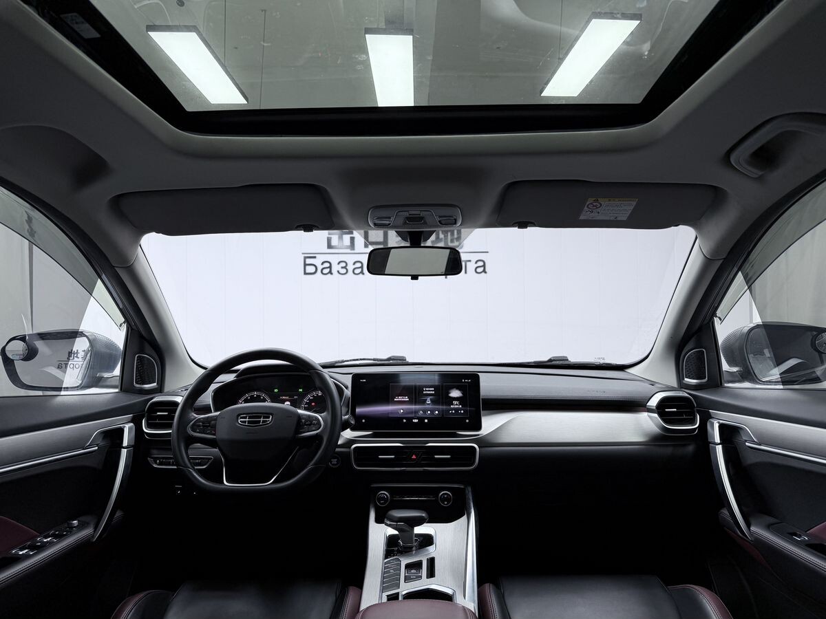 Geely Coolray 2022 - фото автомобиля