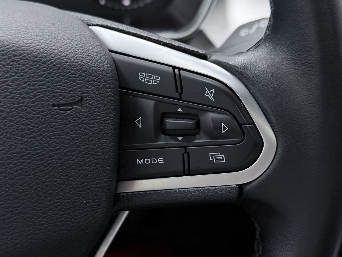 Geely Coolray 2022 - фото автомобиля