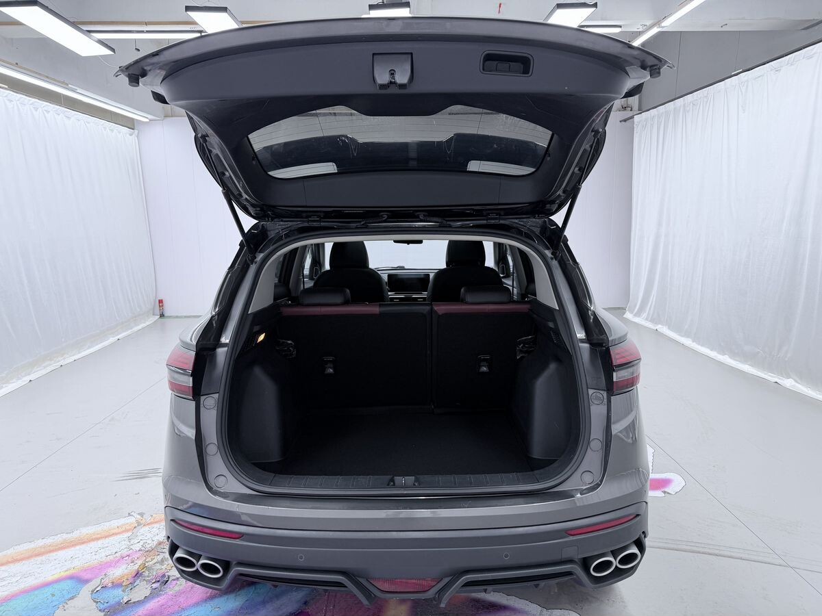 Geely Coolray 2022 - фото автомобиля