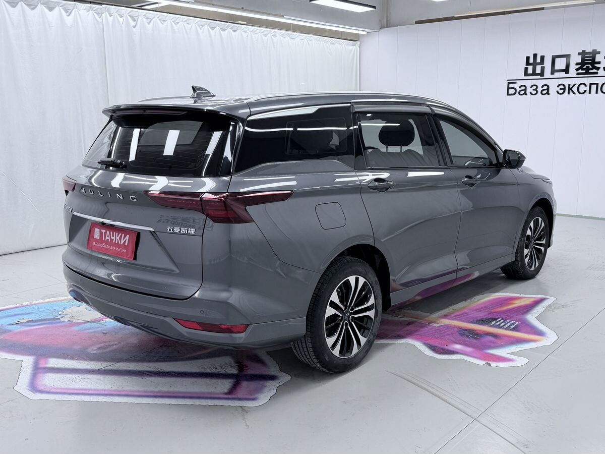 Wuling Victory 2022 - фото автомобиля