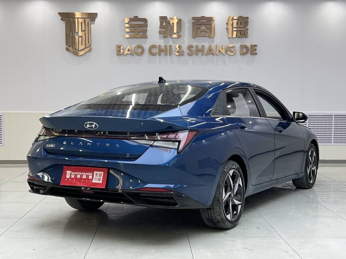 Hyundai Elantra 2021 - фото автомобиля
