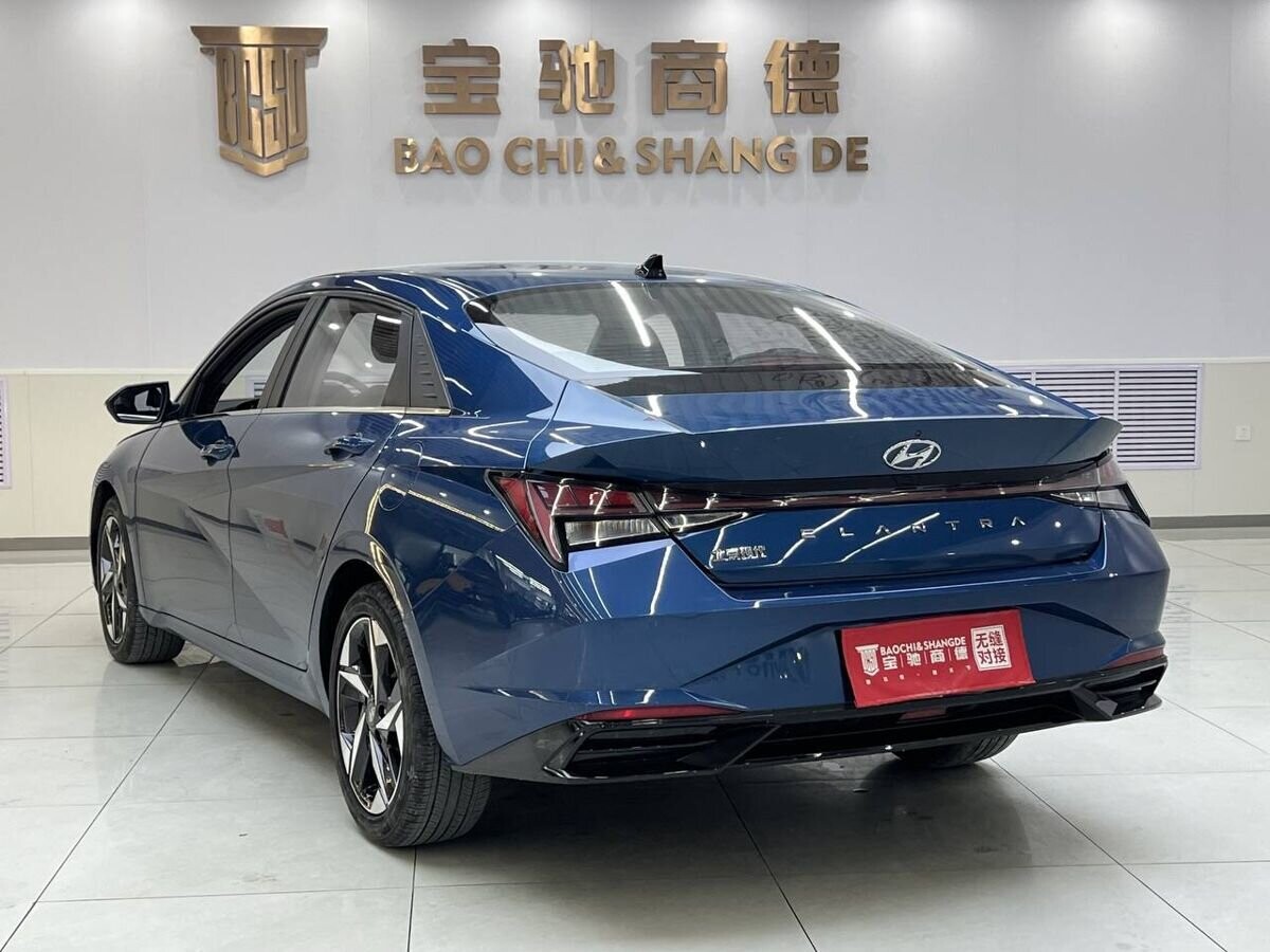 Hyundai Elantra 2021 - фото автомобиля