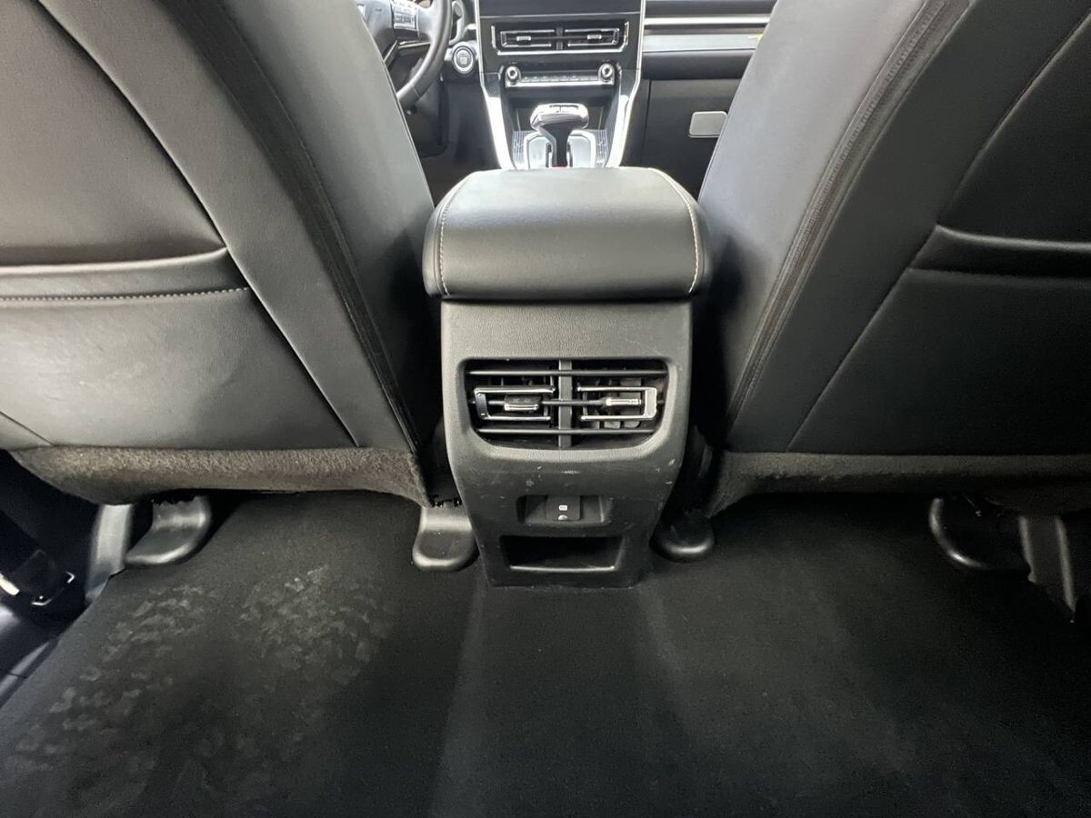 Haval M6 2022 - фото автомобиля