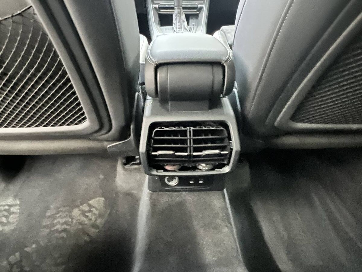 Audi Q3 2021 - фото автомобиля