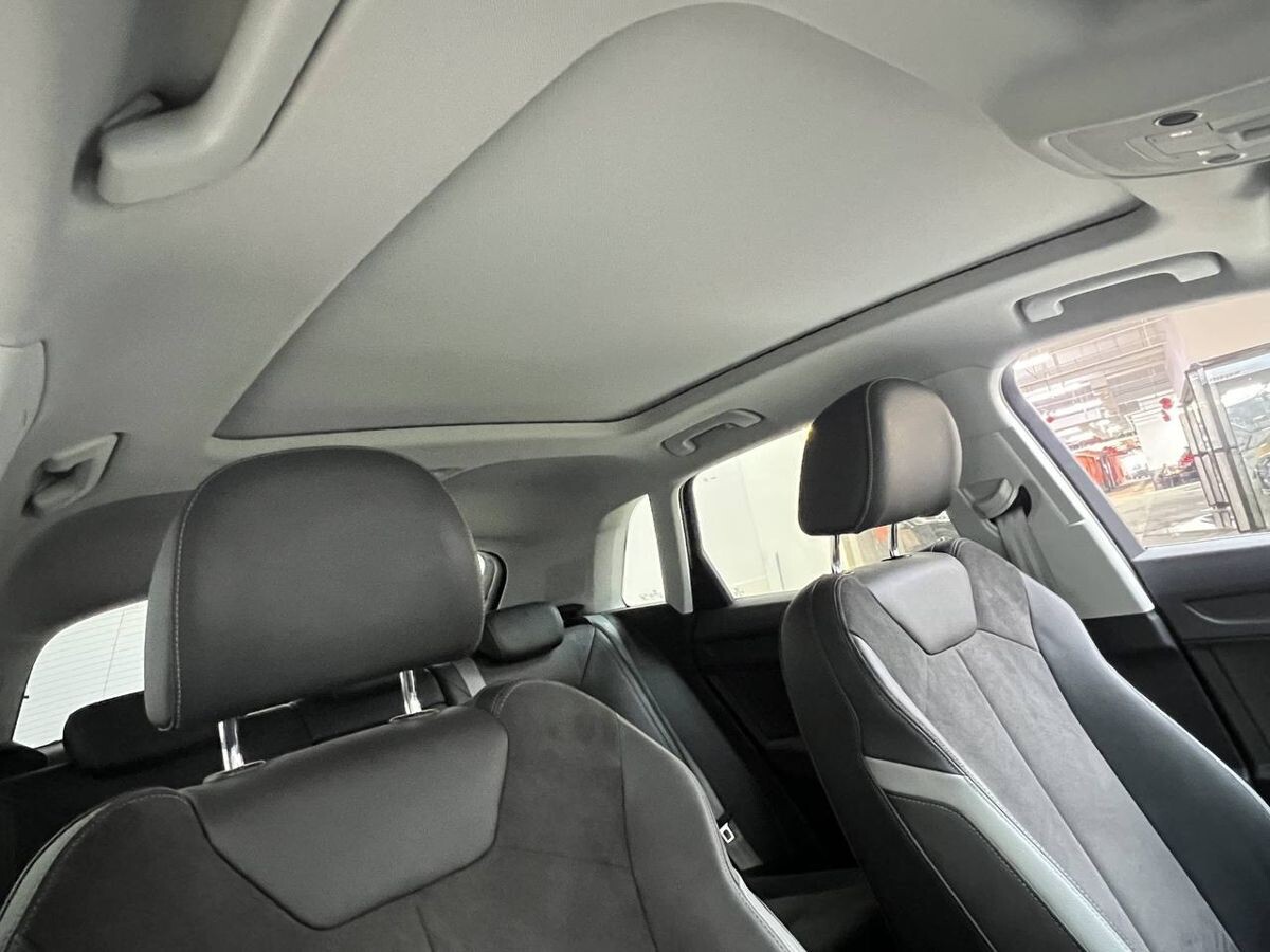 Audi Q3 2021 - фото автомобиля