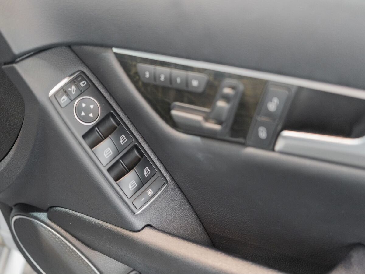 Mercedes-Benz C-Class 2013 - фото автомобиля