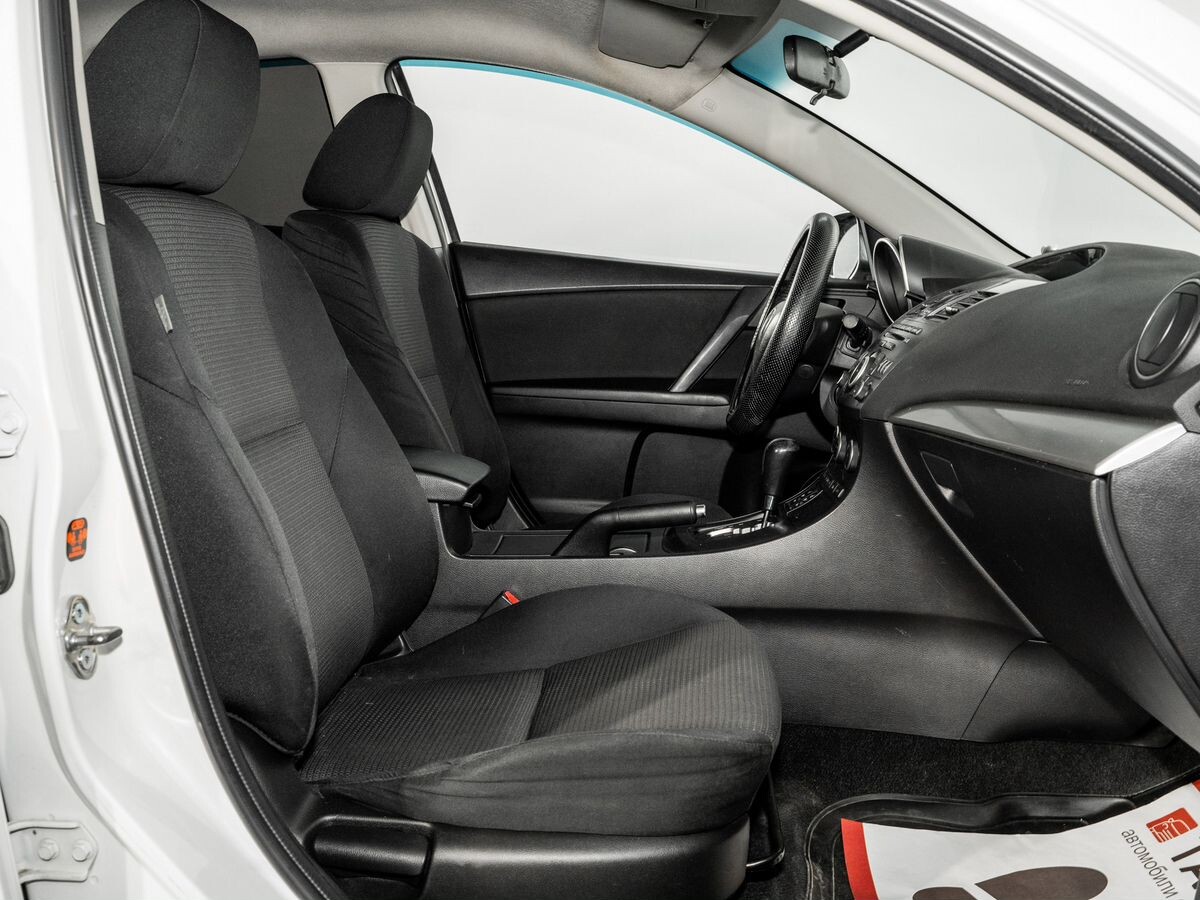 Mazda Mazda3 2011 - фото автомобиля