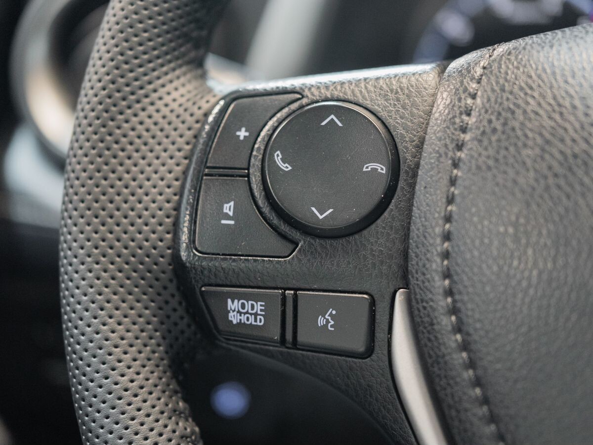 Toyota RAV4 2018 - фото автомобиля