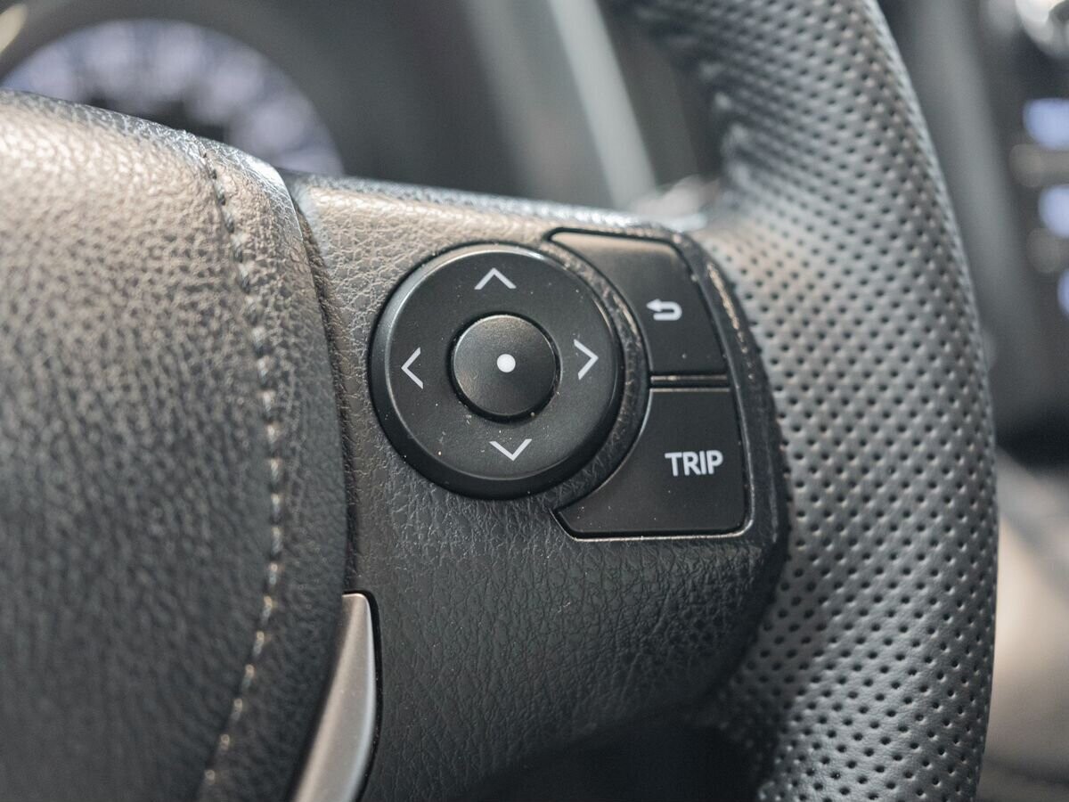 Toyota RAV4 2018 - фото автомобиля