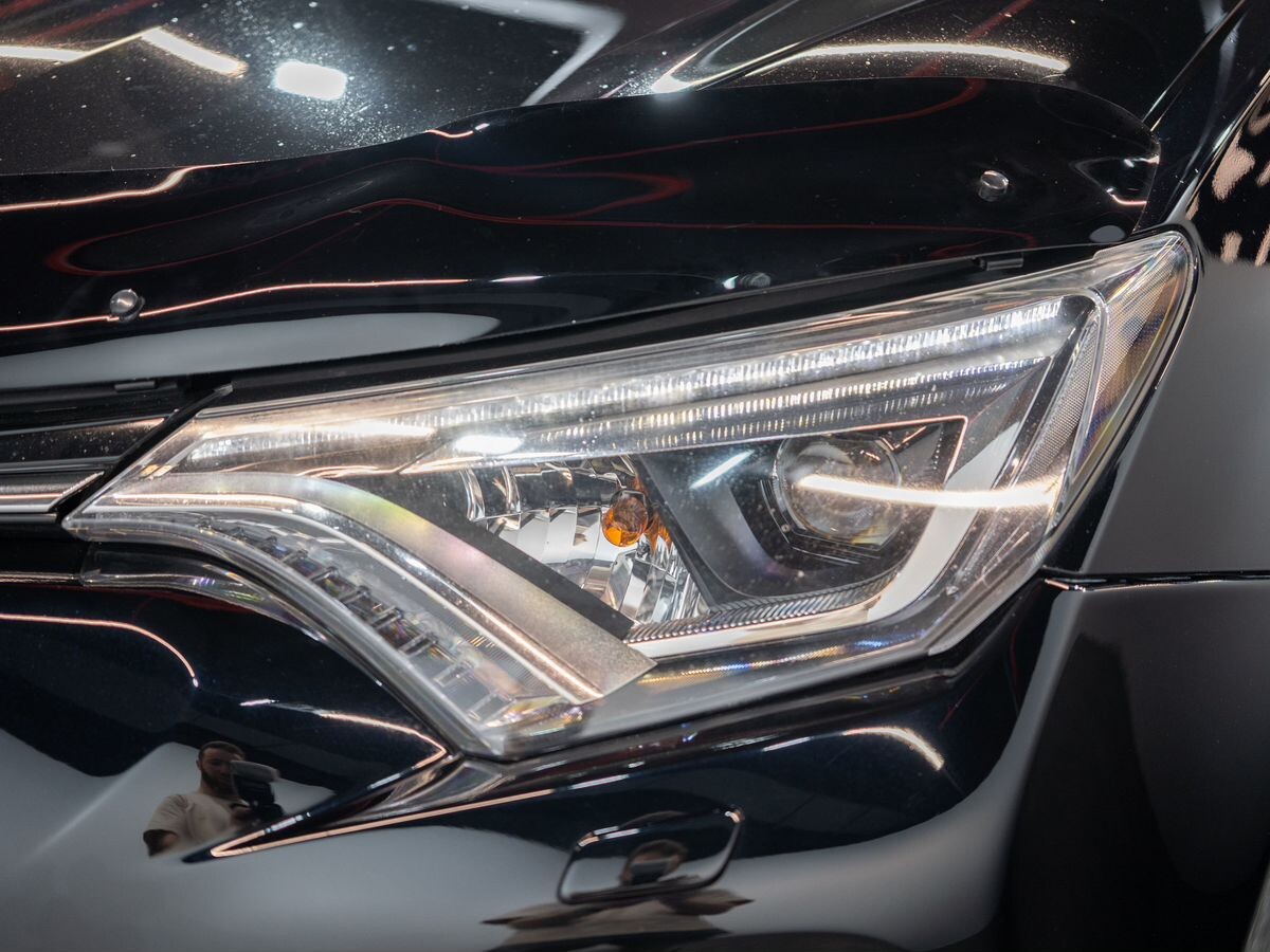 Toyota RAV4 2018 - фото автомобиля