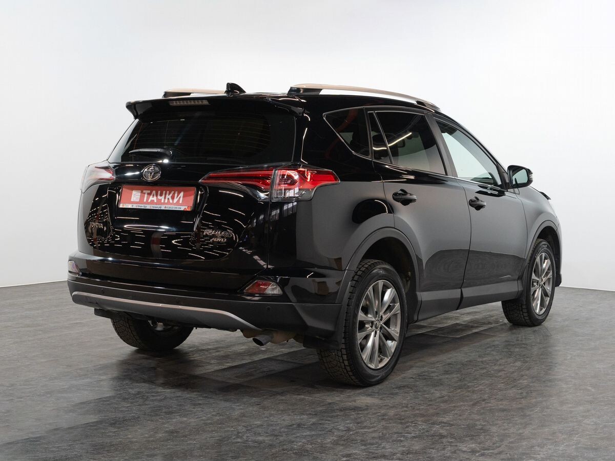 Toyota RAV4 2018 - фото автомобиля
