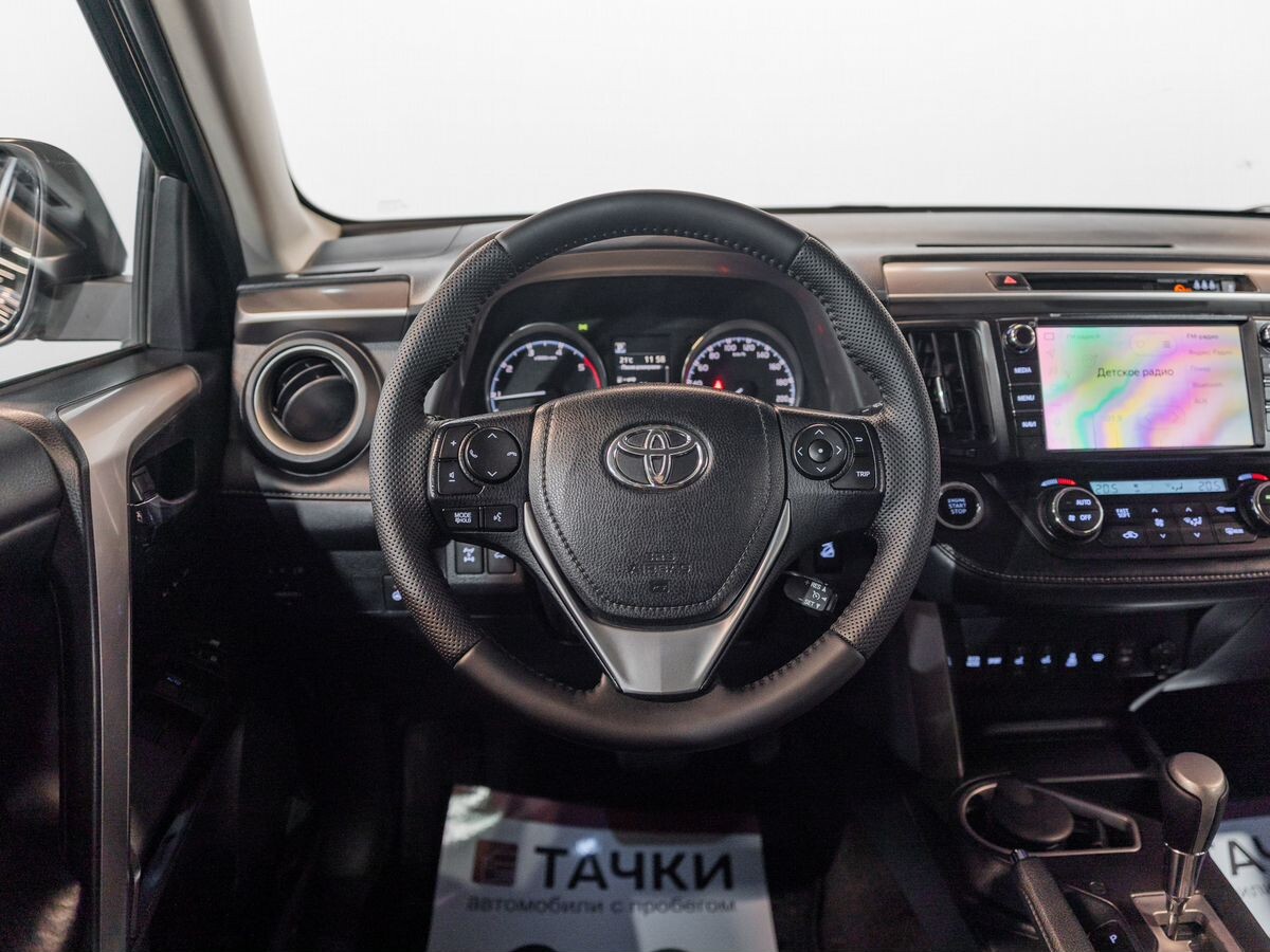Toyota RAV4 2018 - фото автомобиля