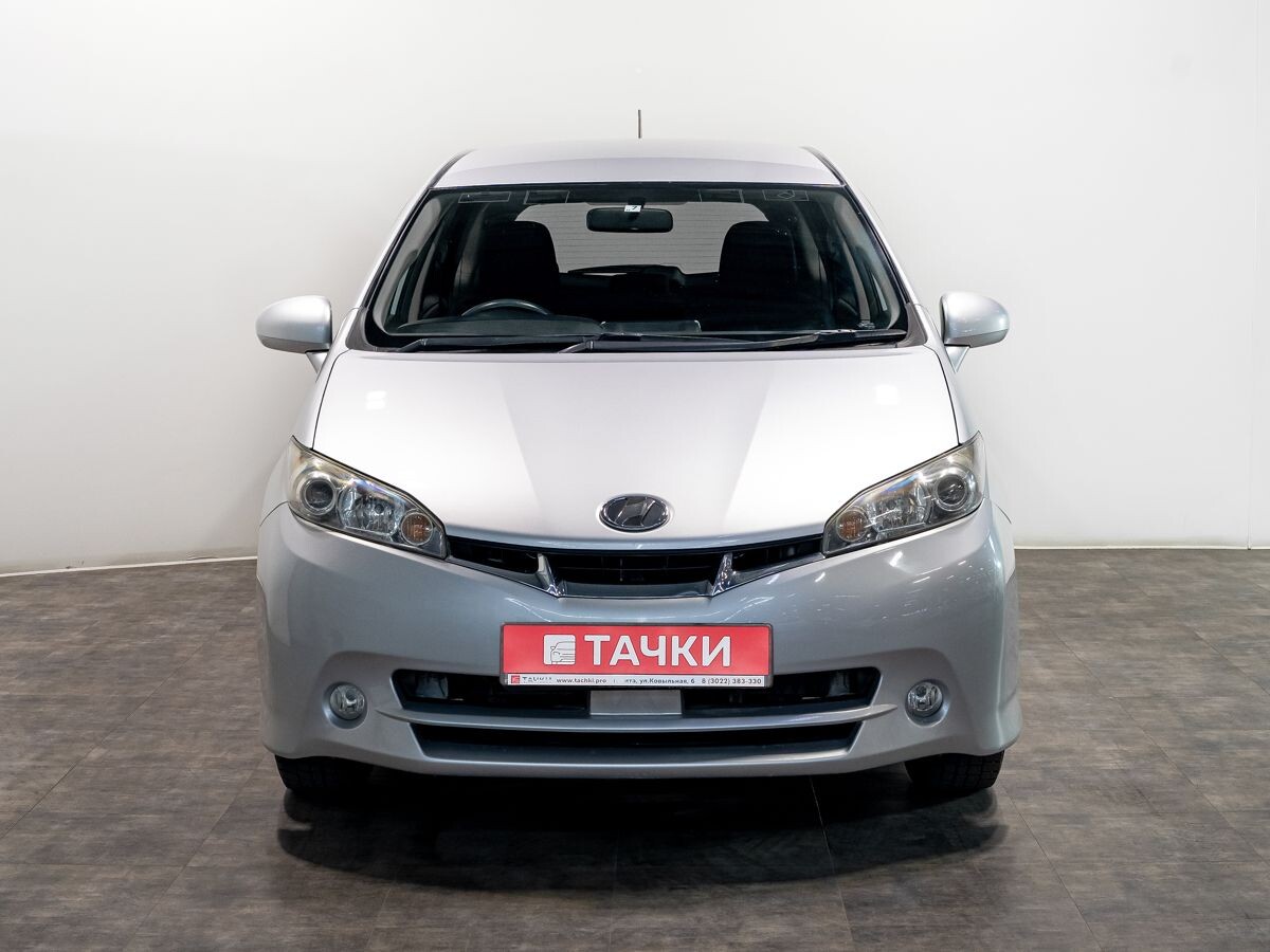 Toyota Wish 2009 - фото автомобиля