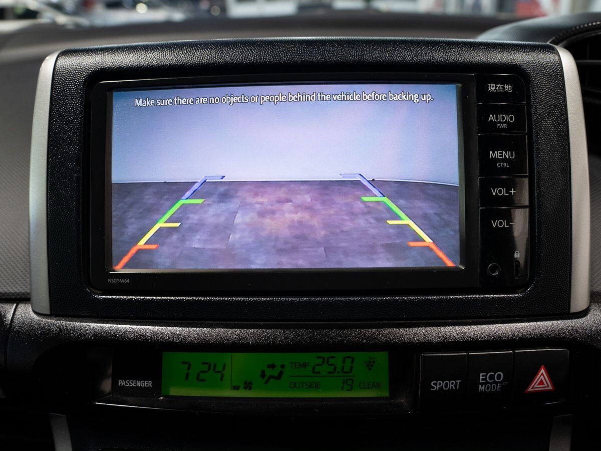 Toyota Wish 2009 - фото автомобиля