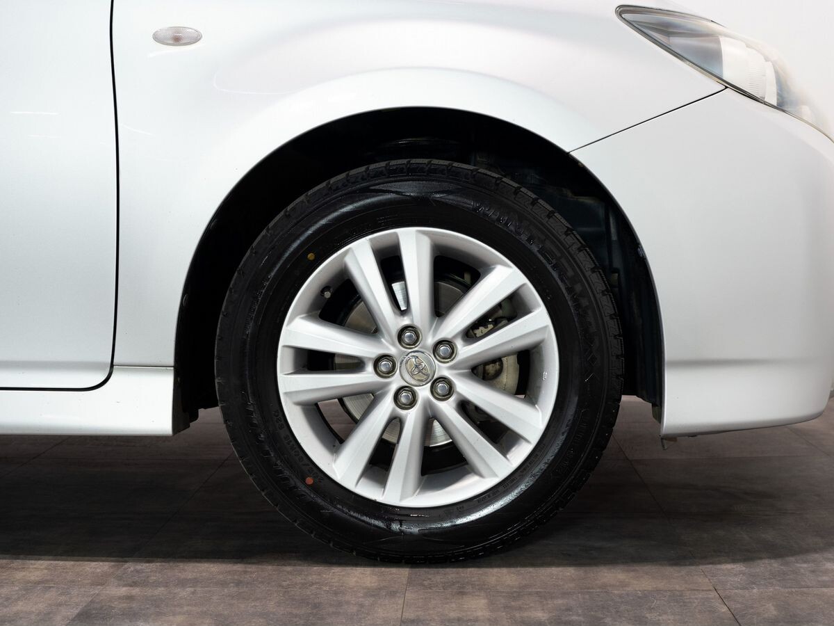 Toyota Wish 2009 - фото автомобиля