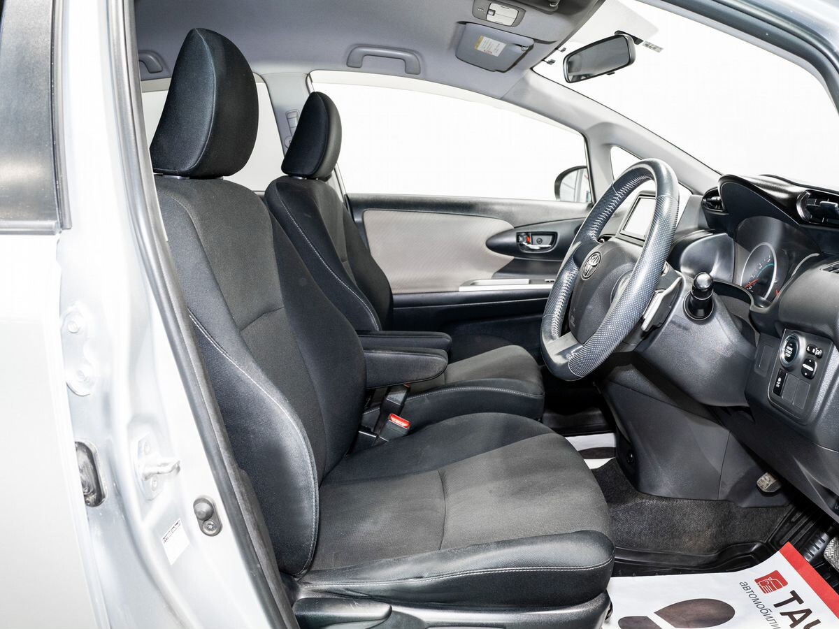 Toyota Wish 2009 - фото автомобиля