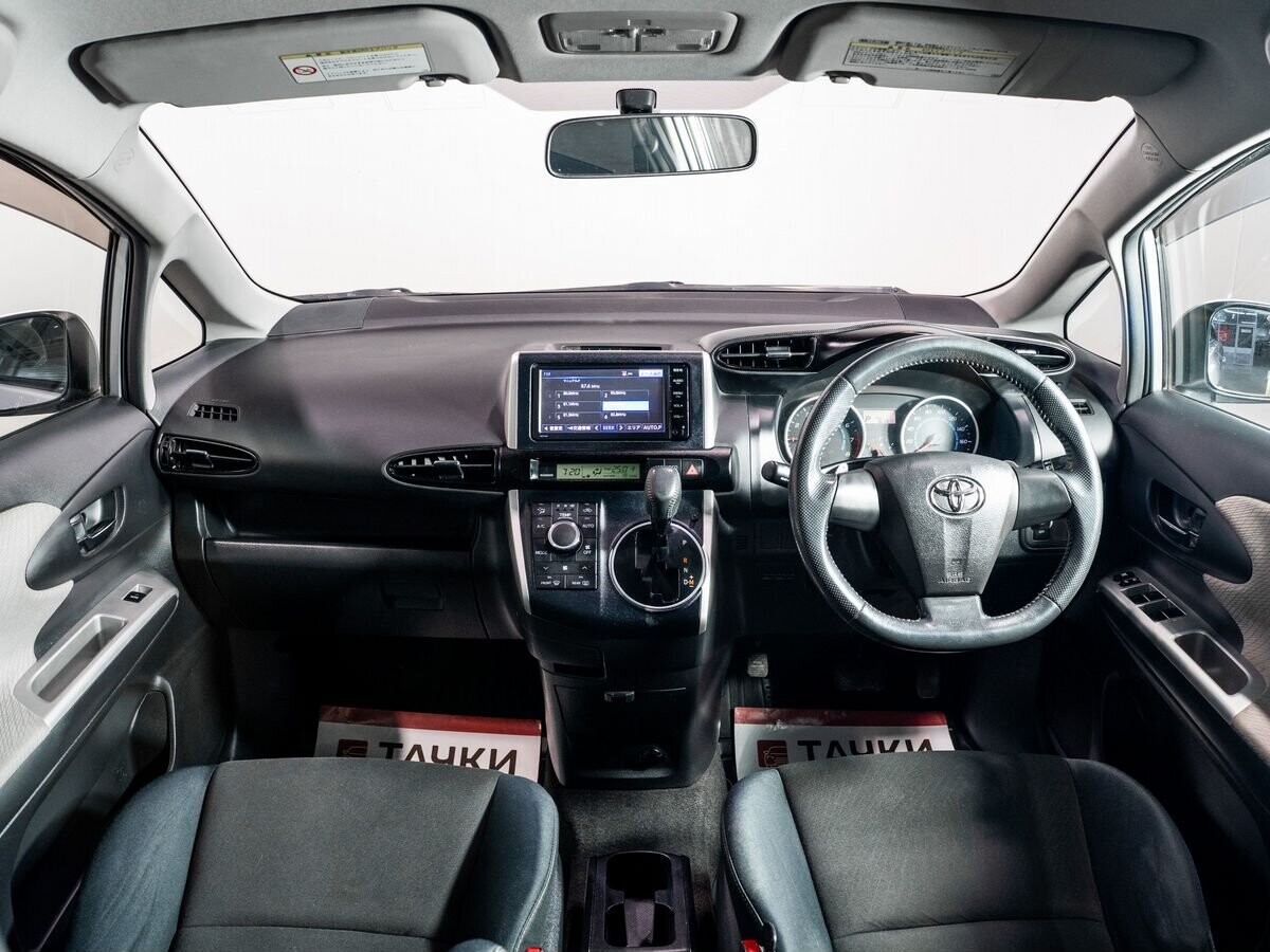 Toyota Wish 2009 - фото автомобиля