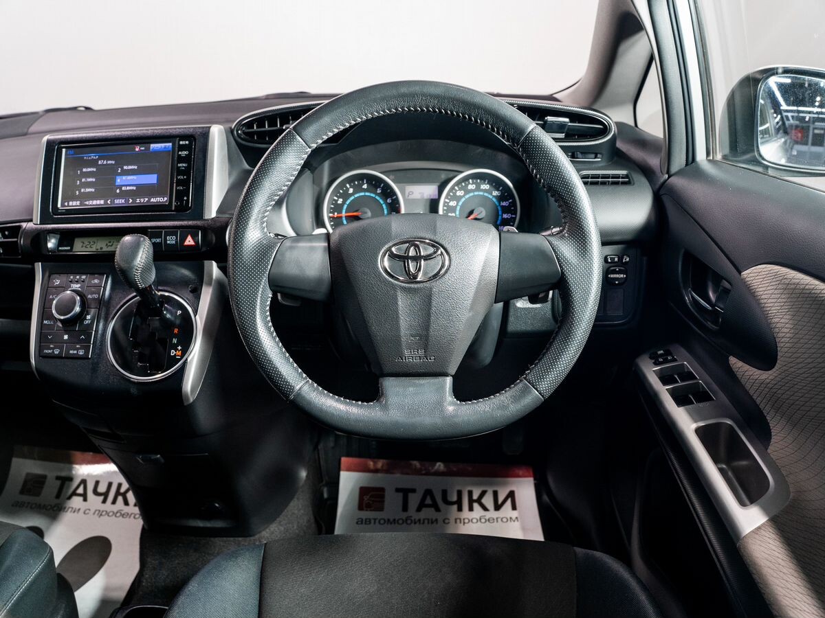 Toyota Wish 2009 - фото автомобиля