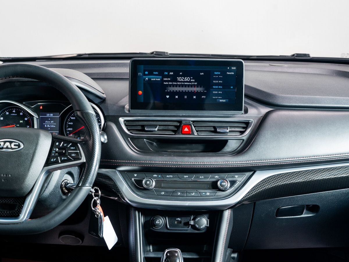 JAC JS3 2024 - фото автомобиля