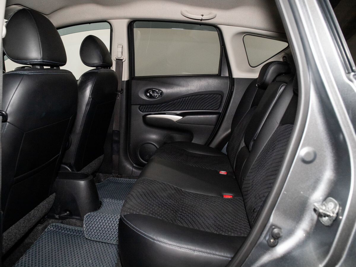 Nissan Note 2012 - фото автомобиля