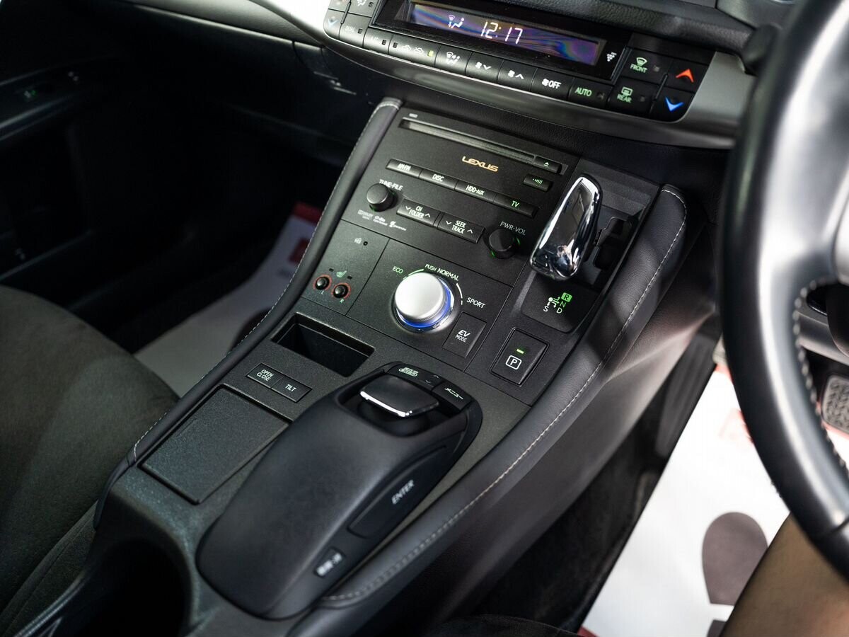 Lexus CT200h 2011 - фото автомобиля