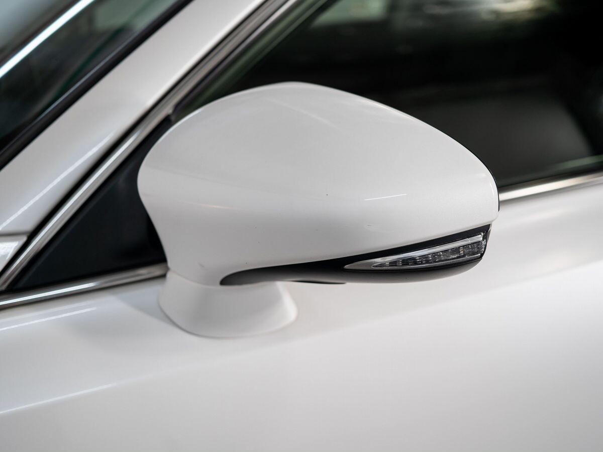 Lexus CT200h 2011 - фото автомобиля