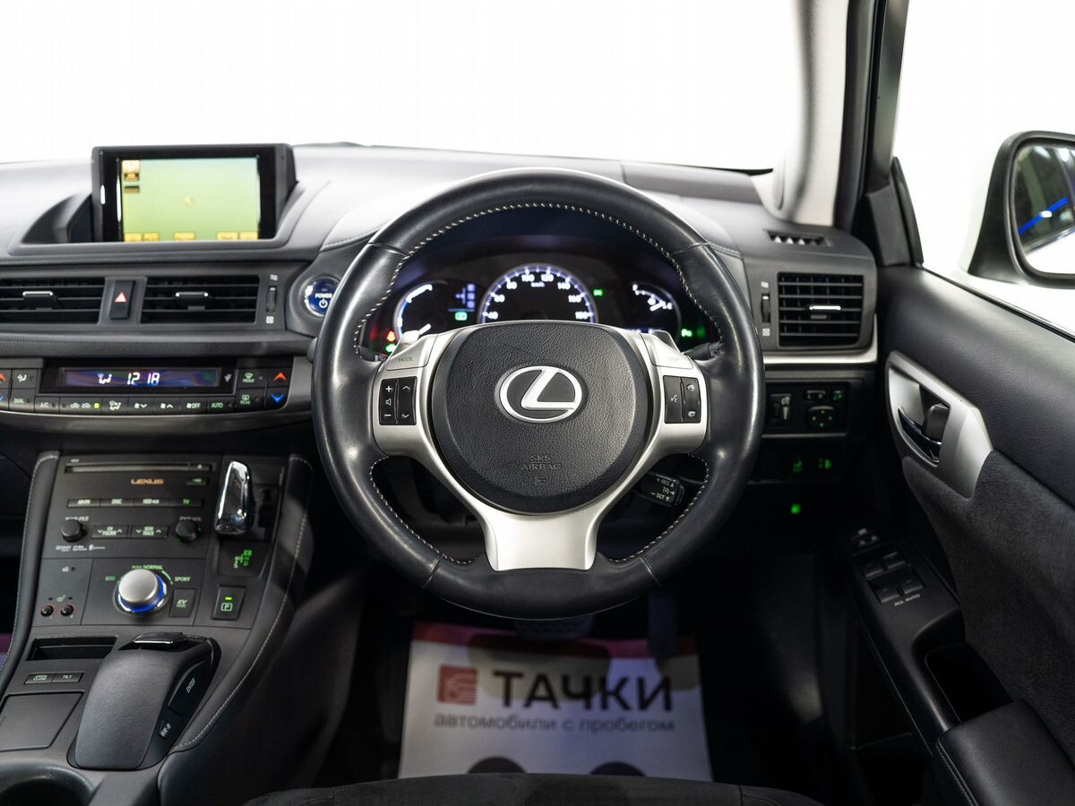 Lexus CT200h 2011 - фото автомобиля