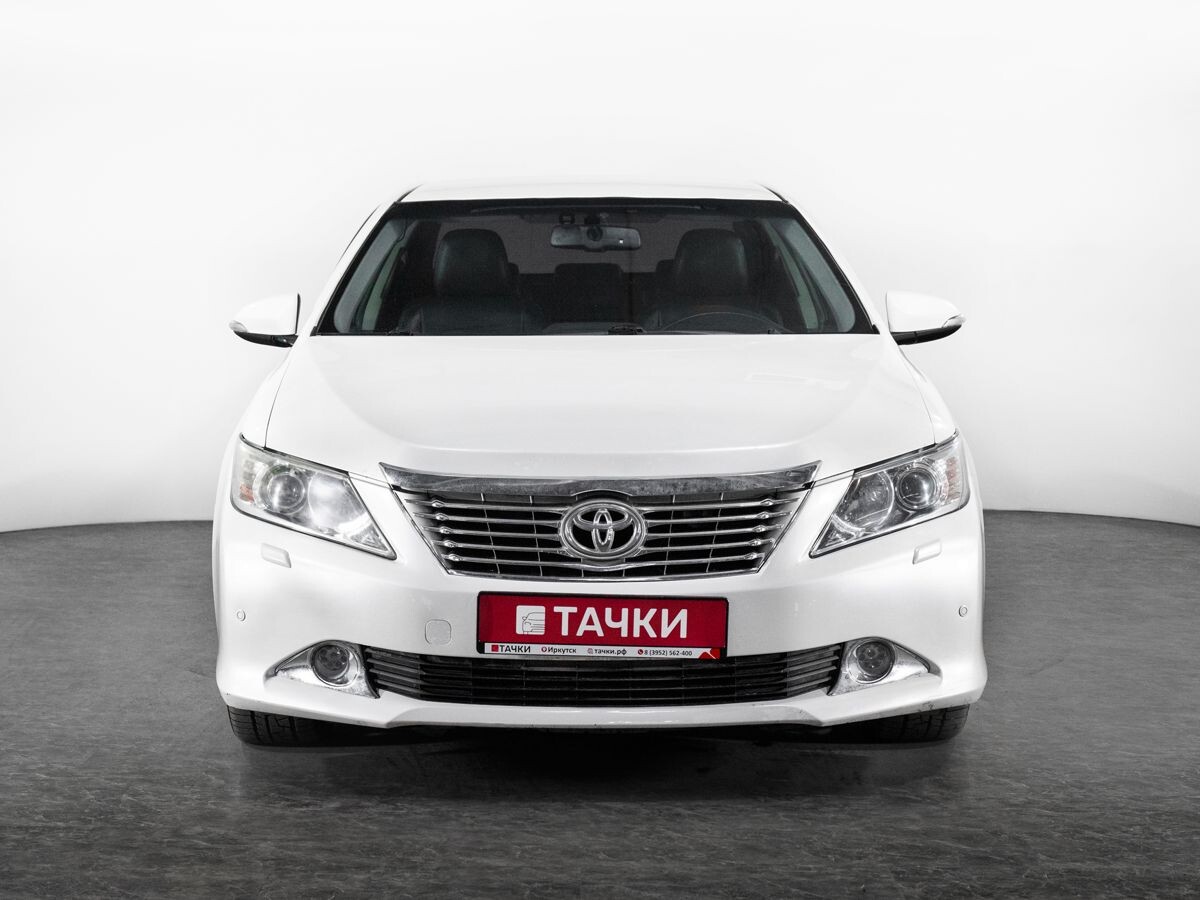 Toyota Camry 2012 - фото автомобиля