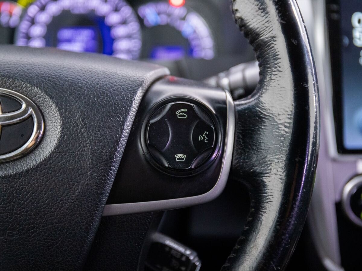 Toyota Camry 2012 - фото автомобиля