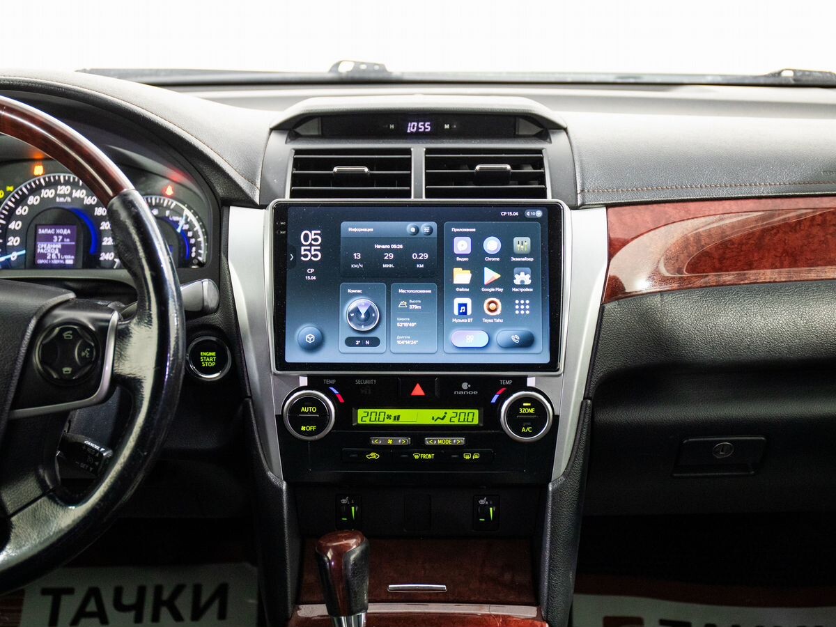 Toyota Camry 2012 - фото автомобиля