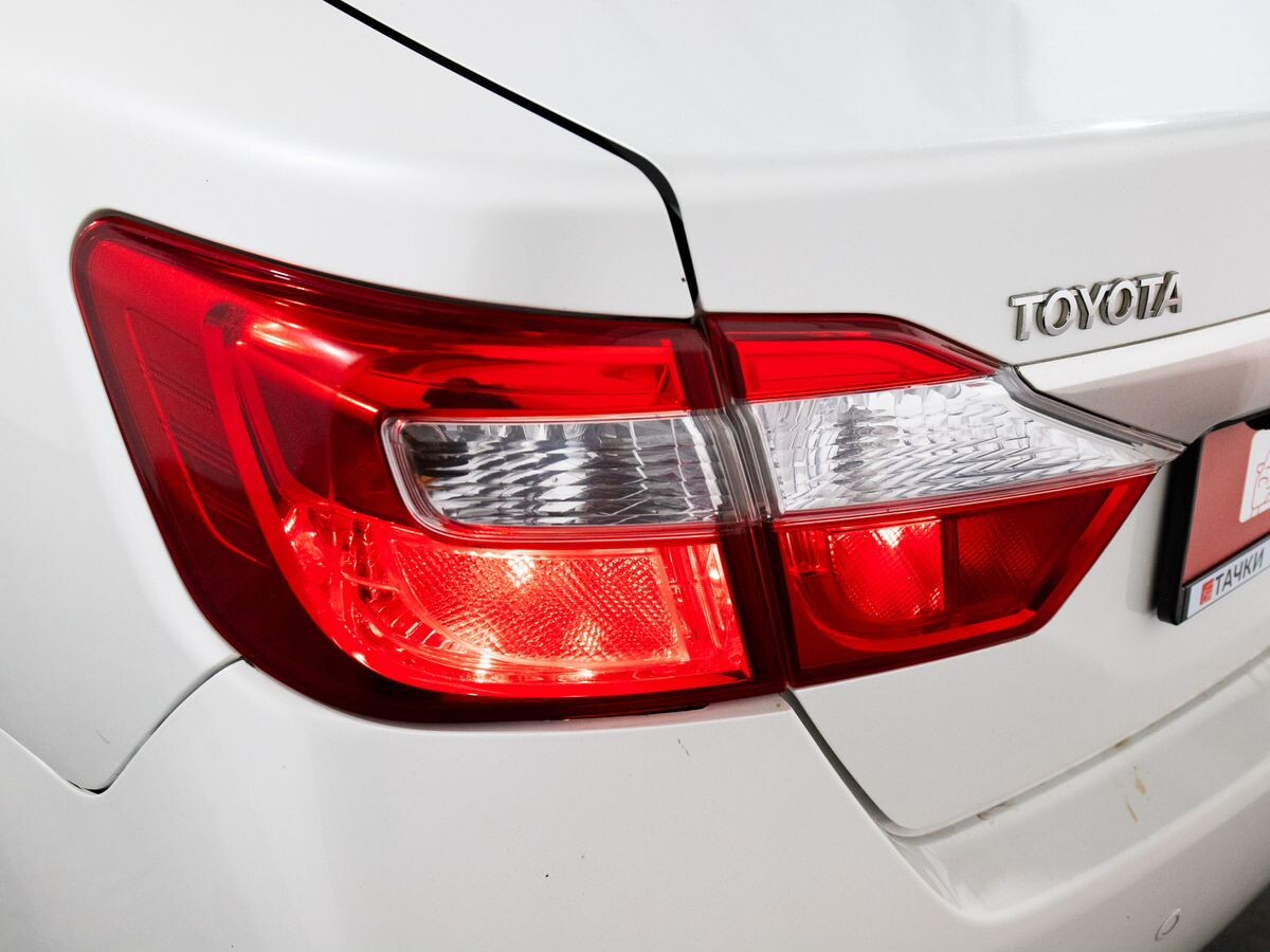 Toyota Camry 2012 - фото автомобиля