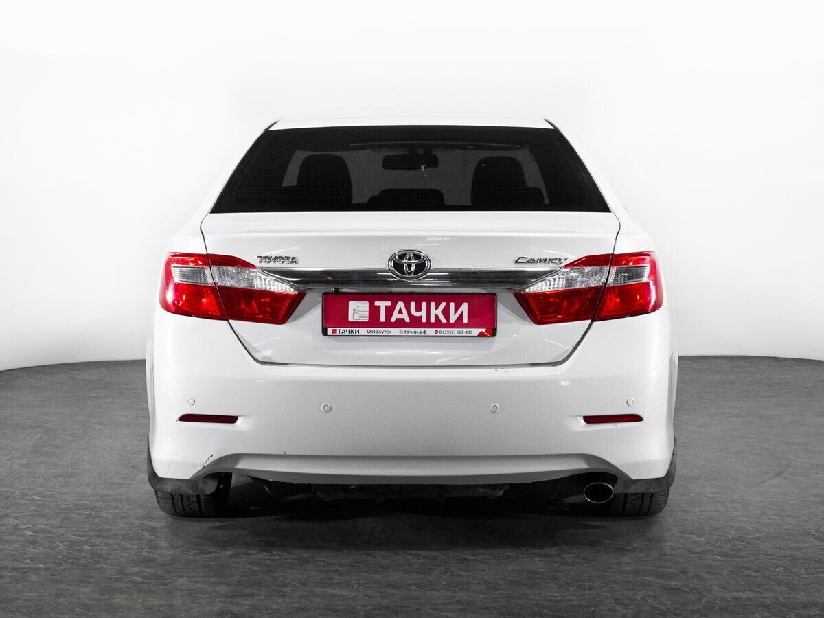 Toyota Camry 2012 - фото автомобиля