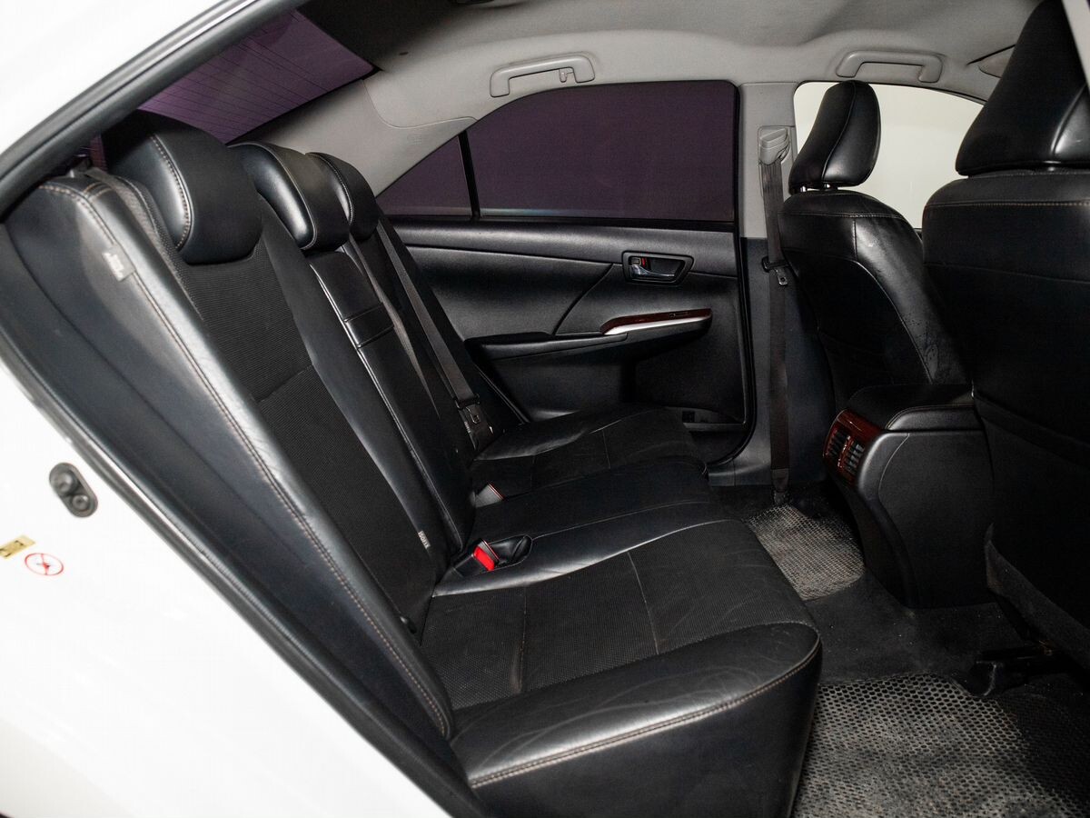 Toyota Camry 2012 - фото автомобиля