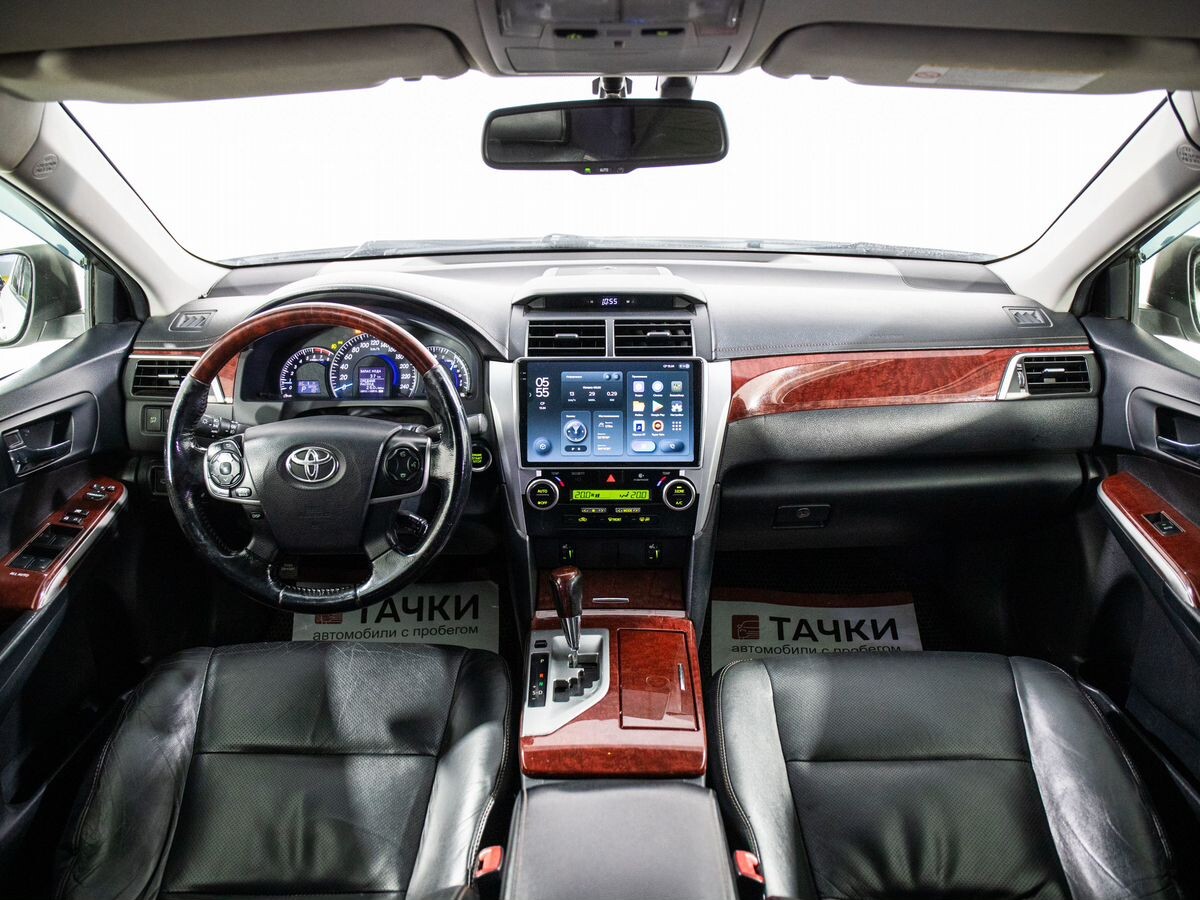 Toyota Camry 2012 - фото автомобиля