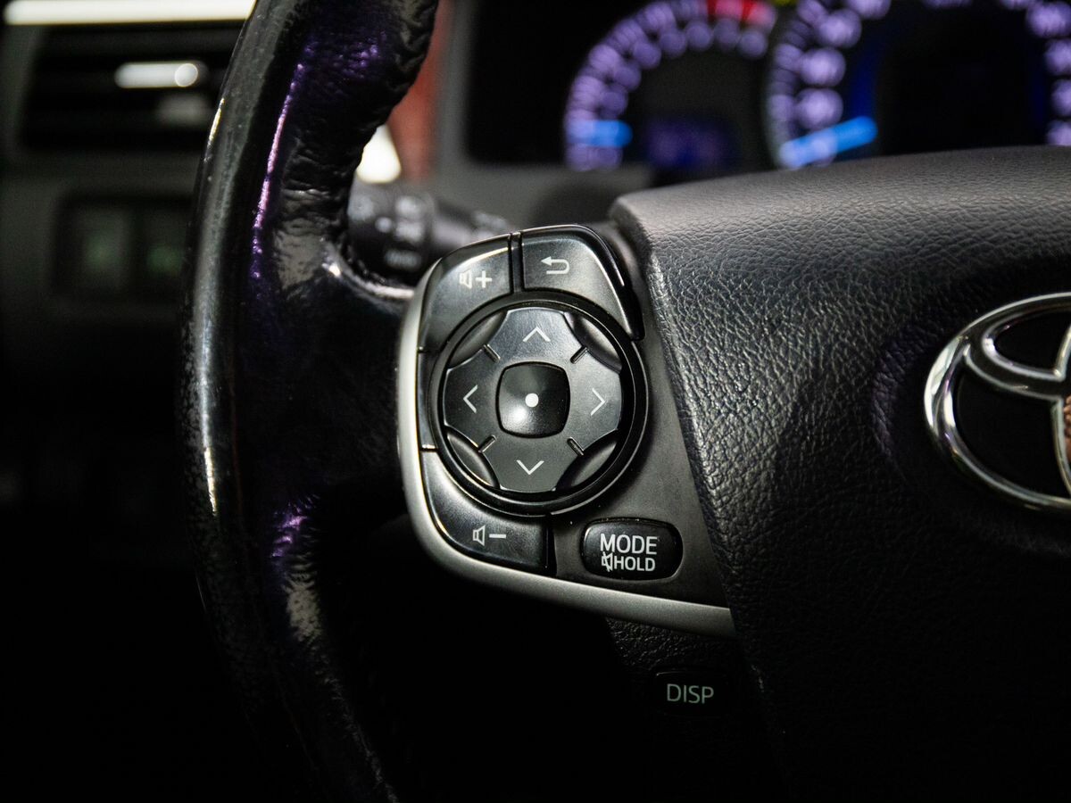 Toyota Camry 2012 - фото автомобиля