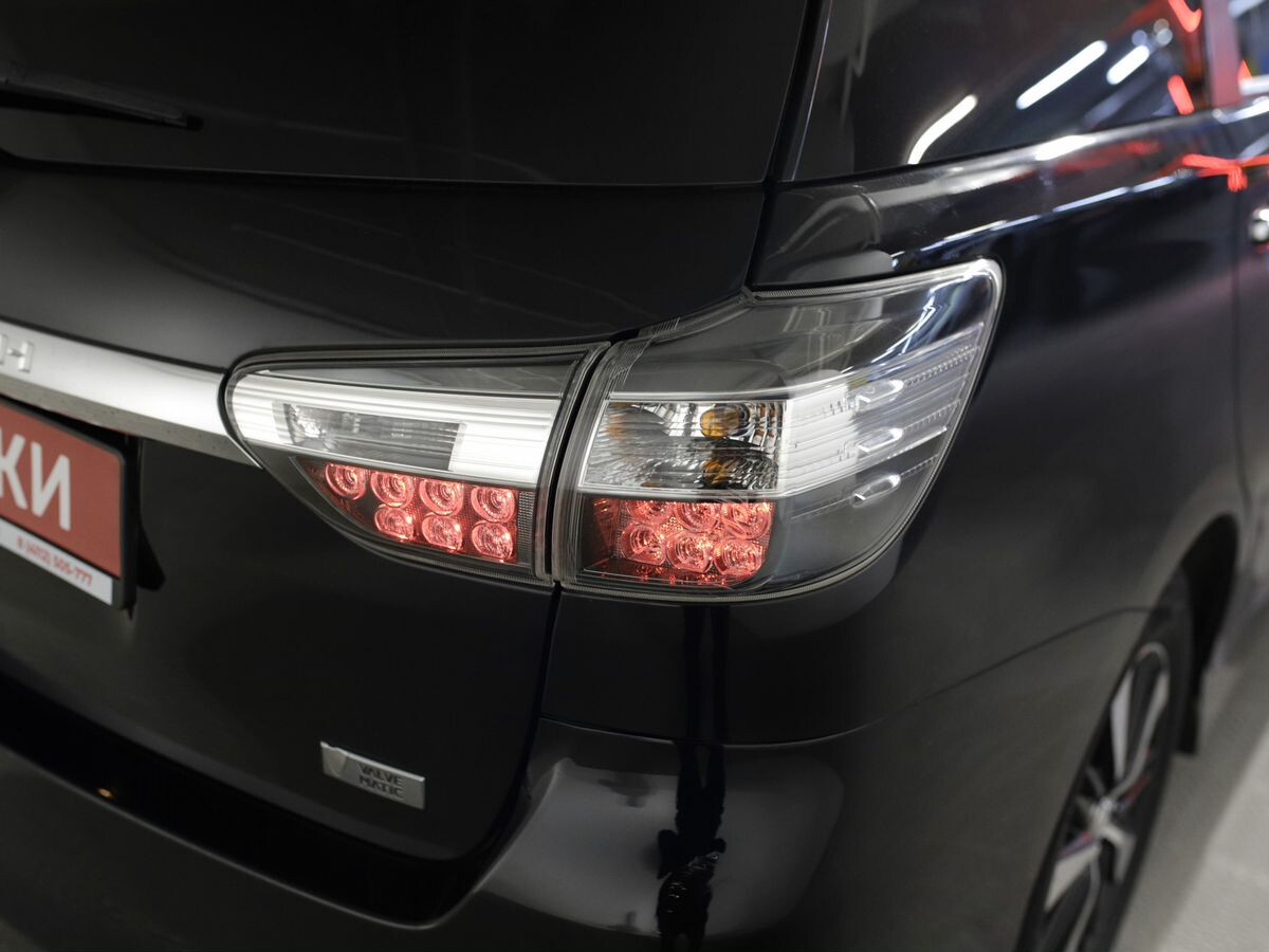 Toyota Wish 2014 - фото автомобиля