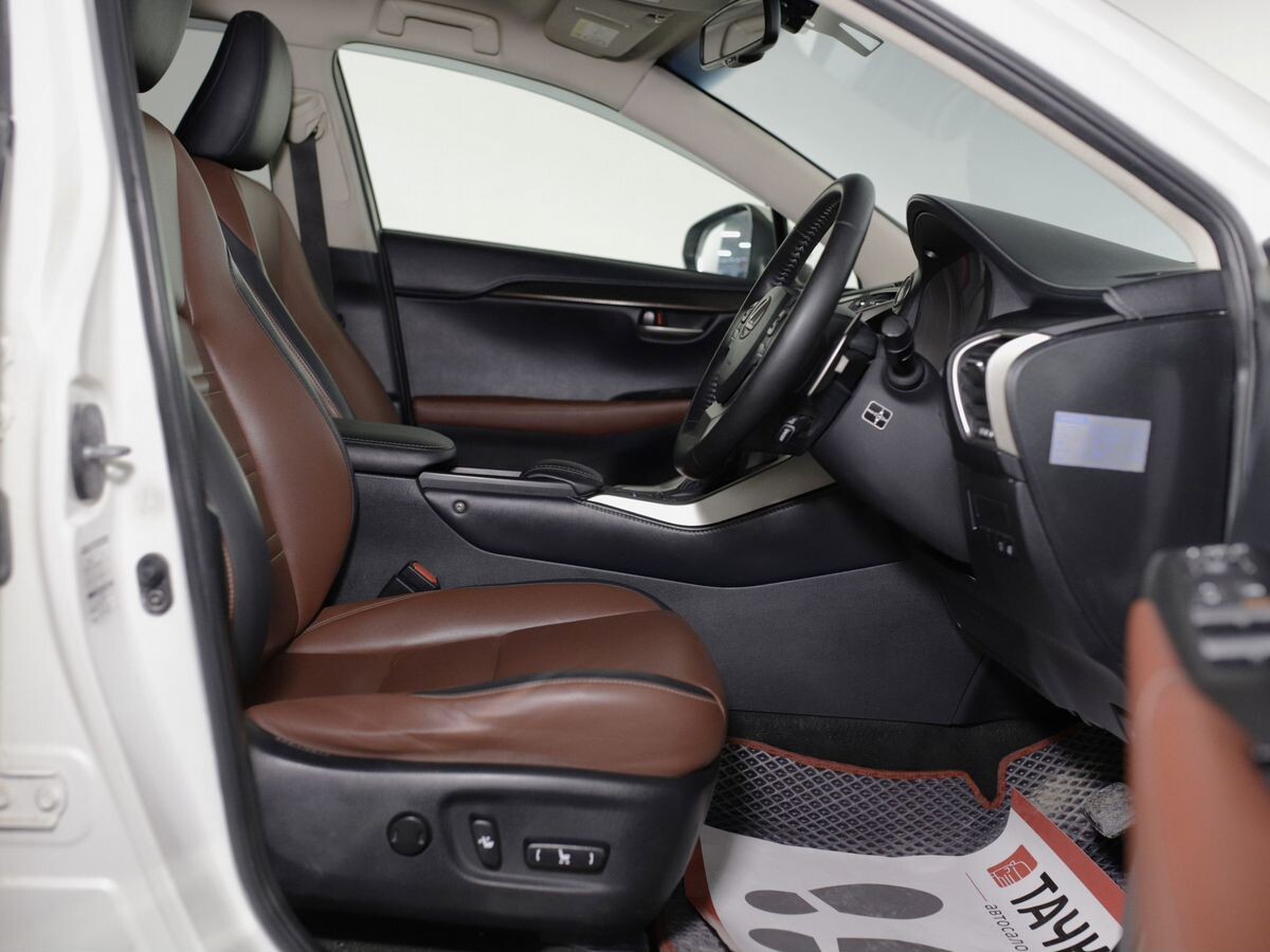 Lexus NX200t 2015 - фото автомобиля