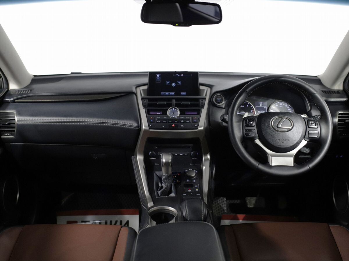 Lexus NX200t 2015 - фото автомобиля