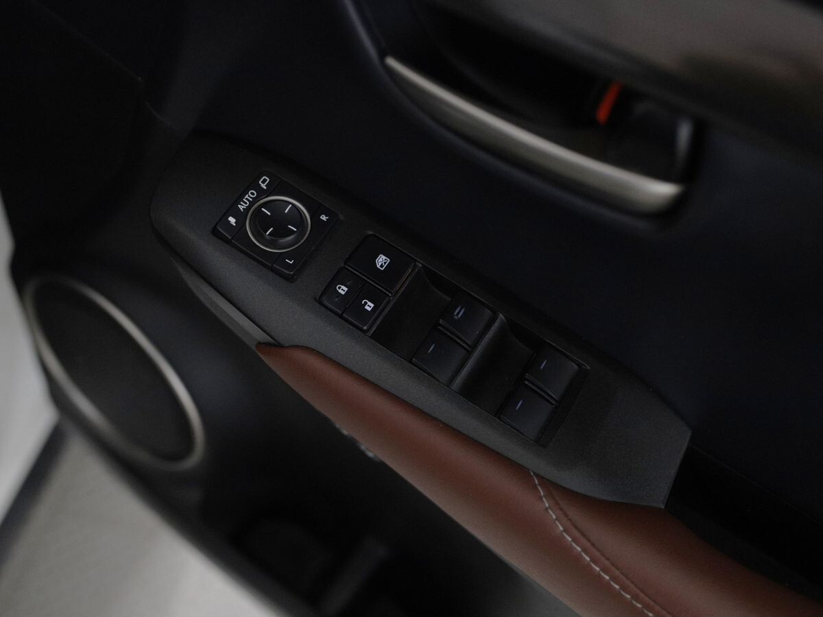 Lexus NX200t 2015 - фото автомобиля