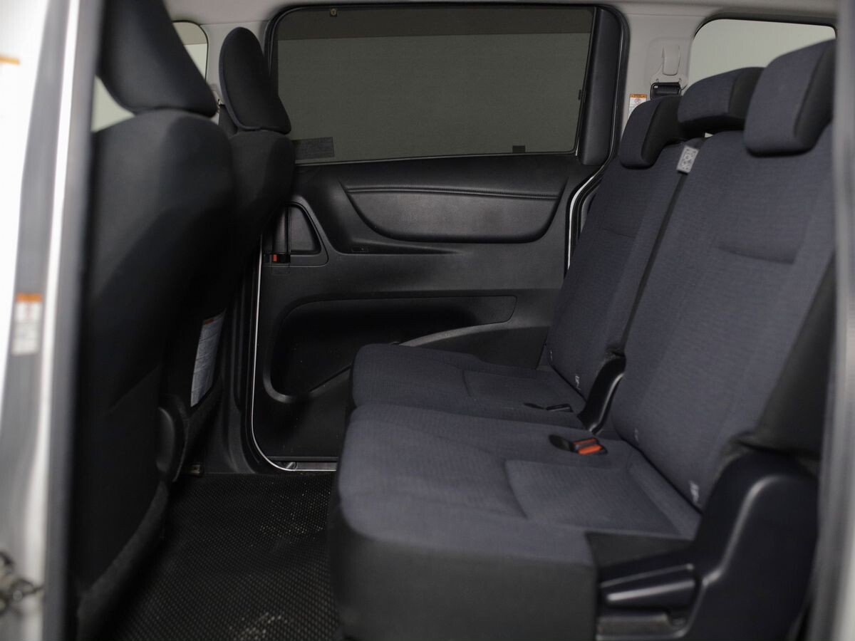 Toyota Sienta 2016 - фото автомобиля