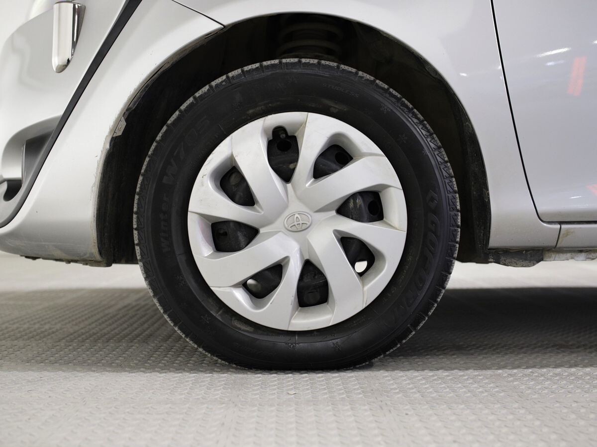 Toyota Sienta 2016 - фото автомобиля