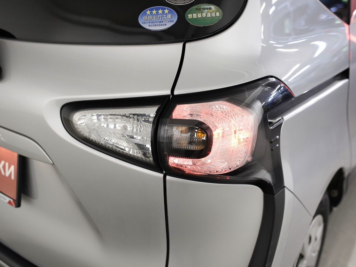 Toyota Sienta 2016 - фото автомобиля