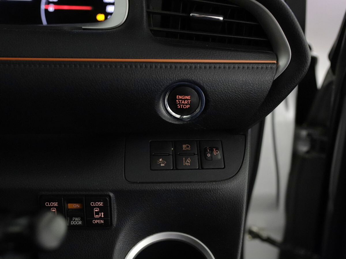 Toyota Sienta 2016 - фото автомобиля