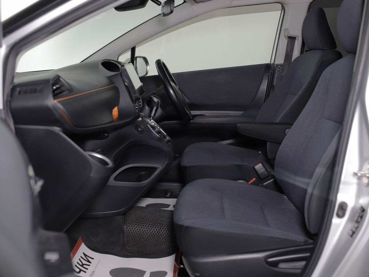 Toyota Sienta 2016 - фото автомобиля