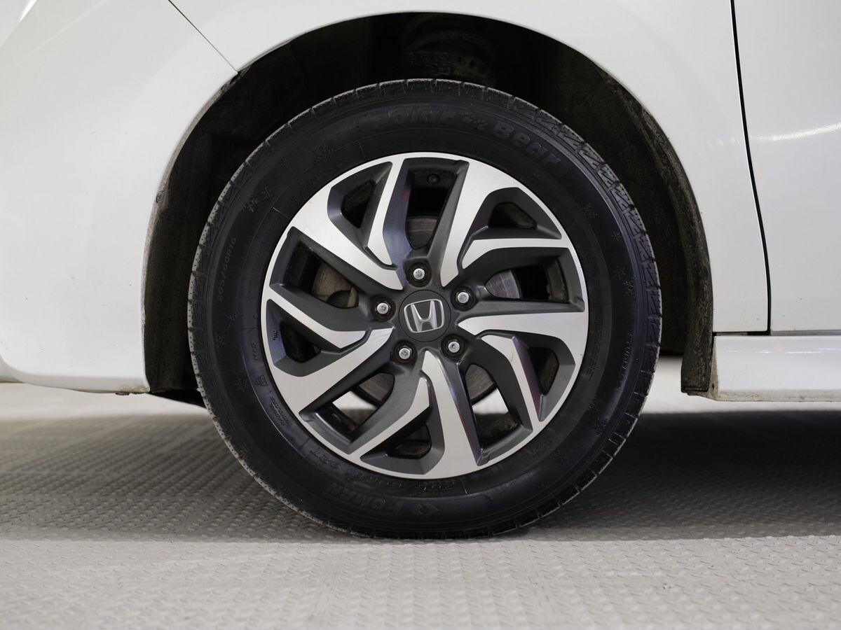 Honda Stepwgn 2016 - фото автомобиля