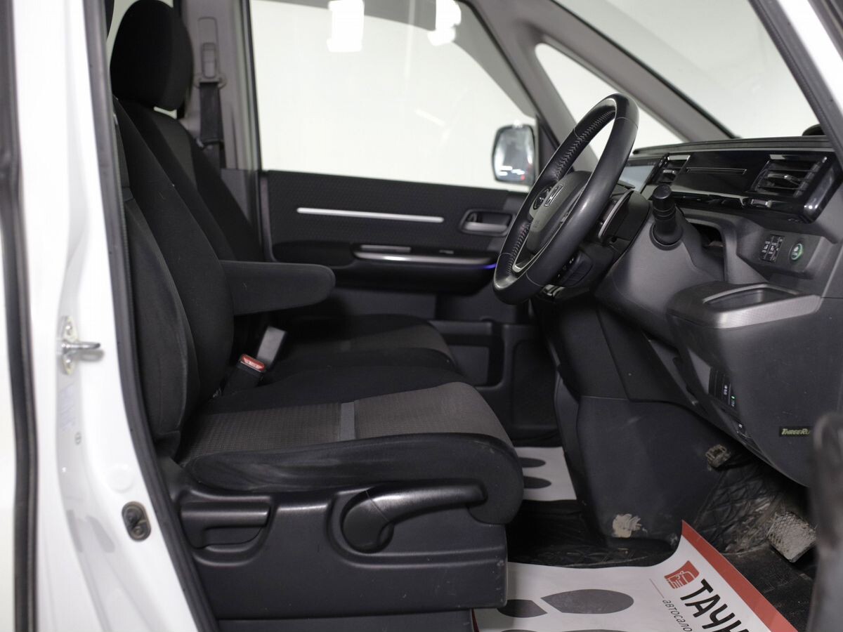 Honda Stepwgn 2016 - фото автомобиля