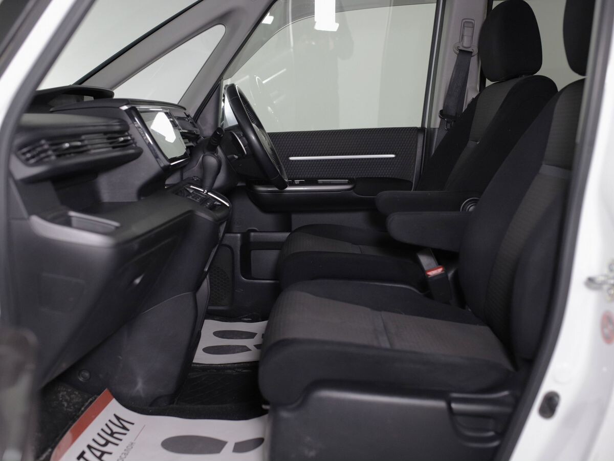 Honda Stepwgn 2016 - фото автомобиля